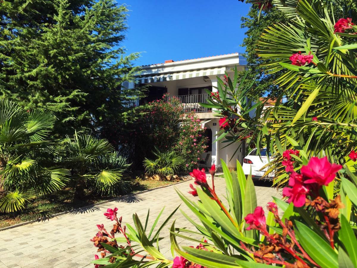 Apartment Olive Groove Malinska Exterior foto