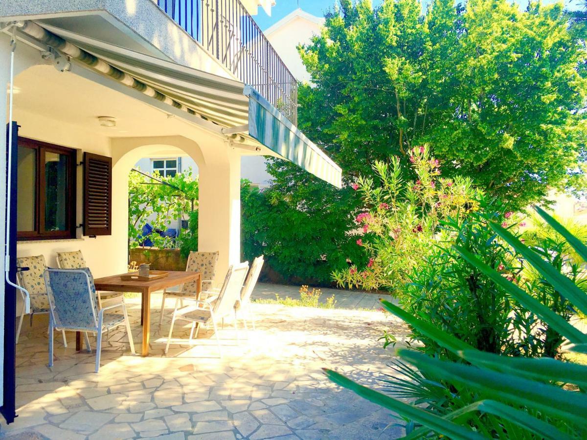 Apartment Olive Groove Malinska Exterior foto