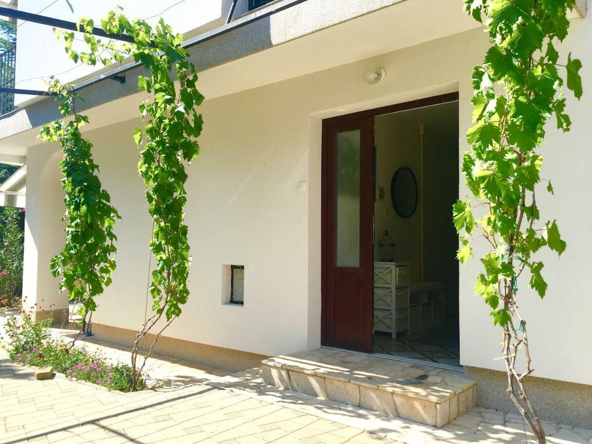 Apartment Olive Groove Malinska Exterior foto